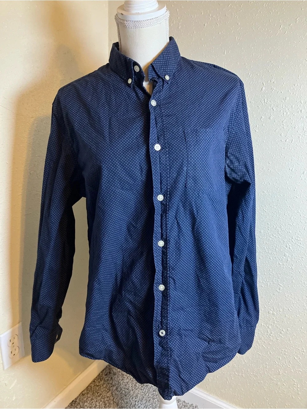 Banana Republic slim button